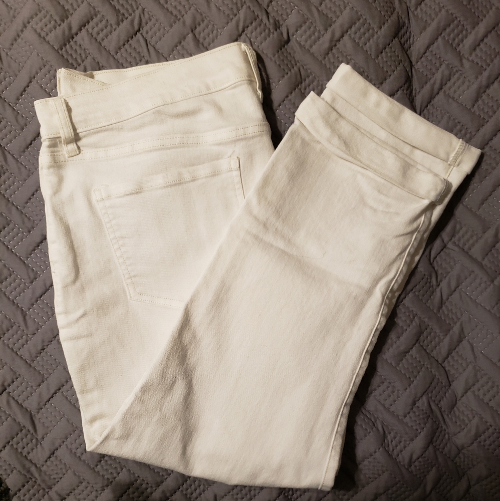 OLD NAVY Cropped Sweetheart Jean's- 12